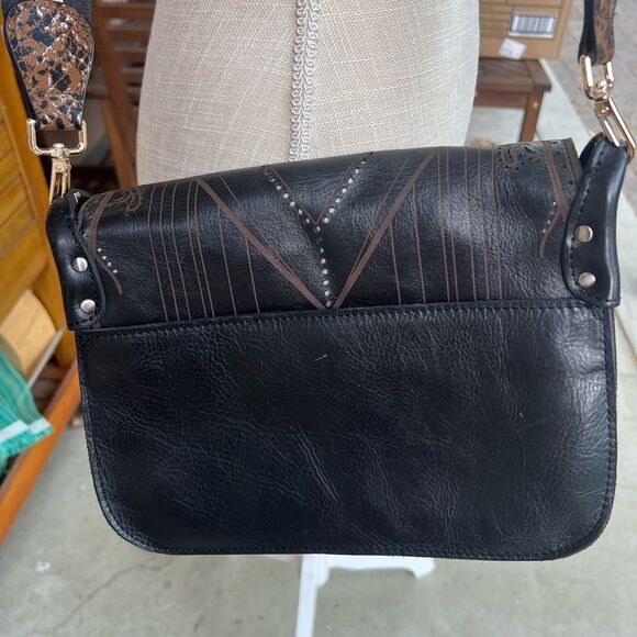 Patricia Nash Black Leather Crossbody Used once Adorable - Picture 4 of 10